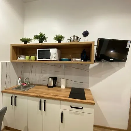 віп студія по вулиці крехівській 6 біля візового центру на джерельній