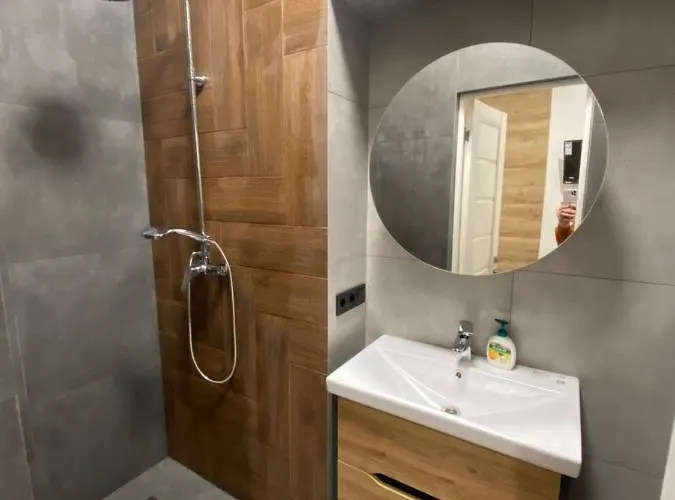 віп студія по вулиці крехівській 6 біля візового центру на джерельній